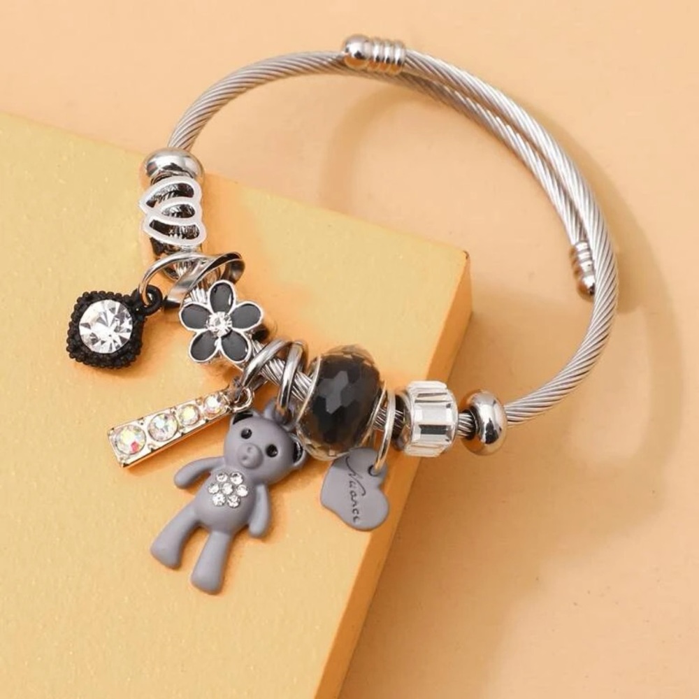 Decor Cartoon Bear & Heart Charm Bangle